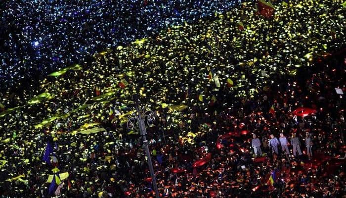 Thousands continue protests against government in Romania