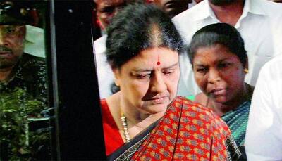 Tamil Nadu power tussle: SC to hear PIL challenging Sasikala's swearing-in