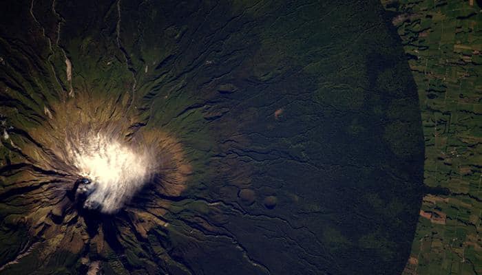 French astronaut Thomas Pesquet shares clear view of &#039;Taranaki volcano&#039; in New Zealand from ISS!