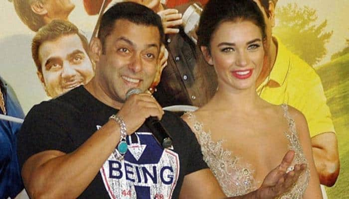 Salman Khan&#039;s latest selfie with Amy Jackson is UNMISSABLE!