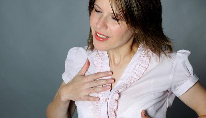 Esophageal cancer: Know these early symptoms of the disease!