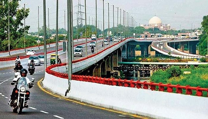 East Delhi to IGI Airport in just 40 mins without traffic signals through Barapullah? 