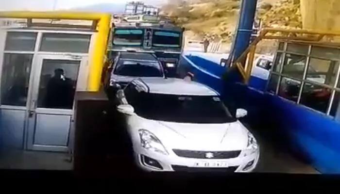 Horrific! Huge truck ploughs into cars, people on Jammu toll bridge: Watch Video