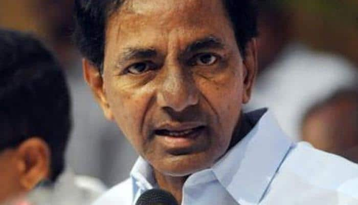 Telangana CM pleasing gods! After Tirupati, KCR to offer &#039;gold moustache&#039; at Kuravi Veerabhadra Swamy Temple