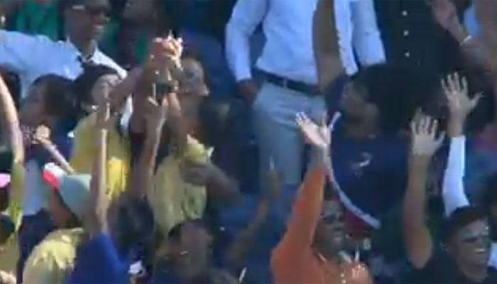 WATCH: When Pune crowd refused to return ball on India's collapsing day