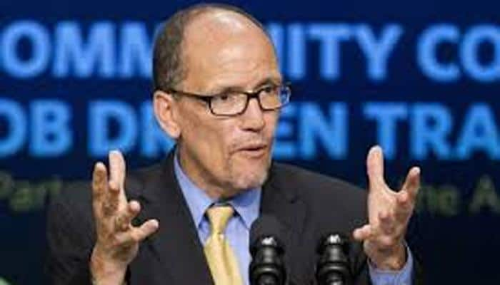 Democrats elect former Labor Secretary Tom Perez as new chairman