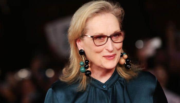 Meryl Streep blasts Karl Lagerfeld over dress issue: &#039;He lied&#039;