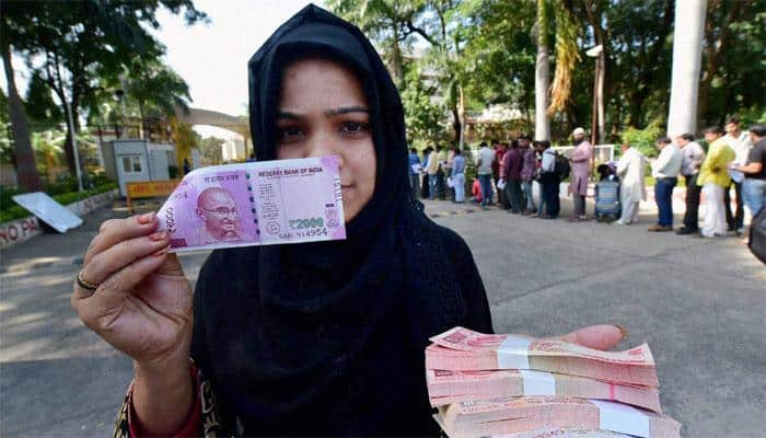 Demonetisation to cut tax avoidance, corruption; credit positive: Moody&#039;s