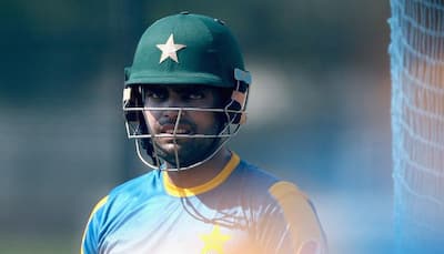 Umar Akmal lands in trouble again, involved in heated argument with police over a traffic violation 