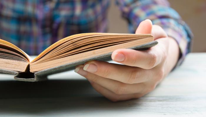 Suffering from chronic pain? Reading a good book may help ease the pain Suffering from chronic pain? Reading a good book may help ease the pain
