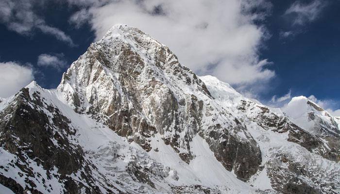 Mount Everest base camp received 113,000 tourists in 2016