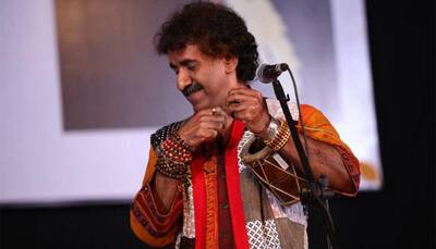 Popular Bengali folk singer Kalikaprasad Bhattacharjee dies in car accident