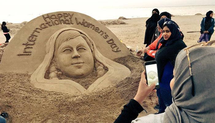 International Women’s Day 2017: Sudarsan Pattnaik’s sand art at Bahrain beach a tribute to womanhood