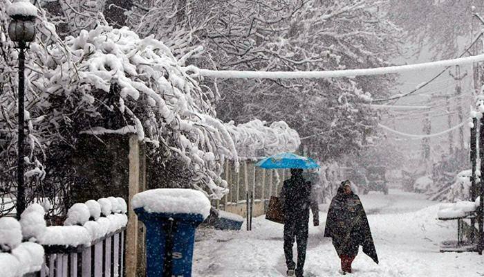 Fresh snow in mountains, rains lash plains of Jammu and Kashmir