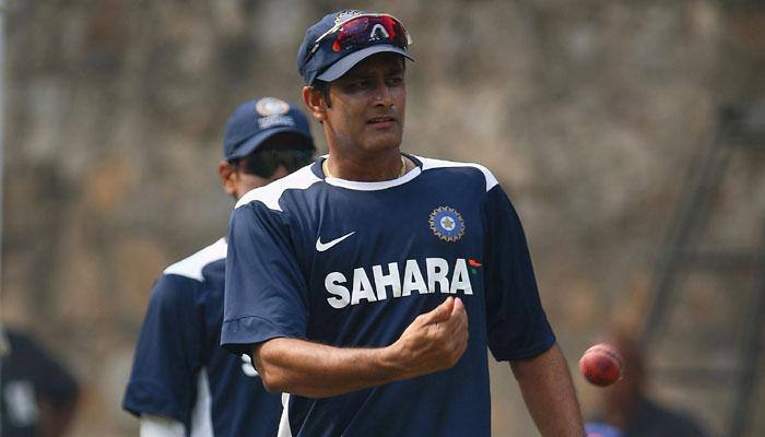 Fans bamboozled seeing video of Anil Kumble bowling left-handed – Watch