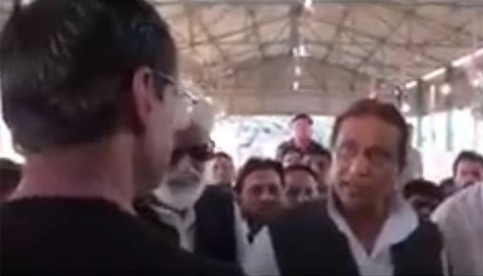 Azam Khan openly threatens Rampur SDM of transfer; Samajwadi Party leaders trolled as &#039;power-drunk and arrogant&#039; - WATCH