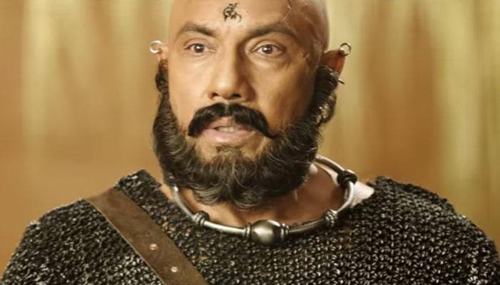 Karan Johar receives Kattappa’s sword as token of association with ‘Baahubali’