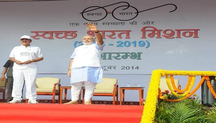 Modi govt to build toilets in one lakh madrassas under 'Swachh Bharat Abhiyan': Naqvi