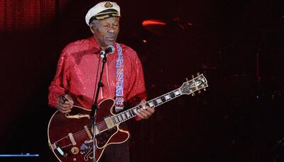 Rock-n-roll pioneer Chuck Berry dies at 90