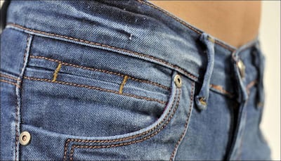 Ladies, beware! Skinny jeans, oversized bags are making your bodies prone to damage