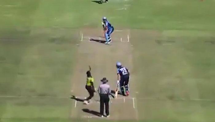 Going Going Gone! AB de Villiers SMASHES SIX on top of stadium roof – Watch Video