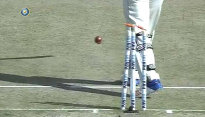 India vs Australia, 4th Test: &#039;Swinging&#039; Umesh Yadav exposes Matt Renshaw like never before — VIDEO