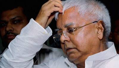 When the dais on which Lalu Prasad was present collapsed – Watch