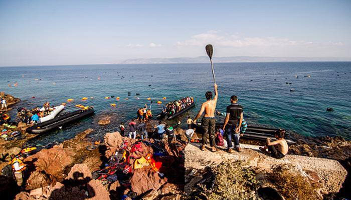 One dead as 1,000 migrants rescued off Libya