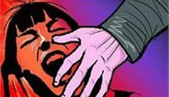 Delhi: E-rickshaw driver sexually assaults minor in Govindpuri