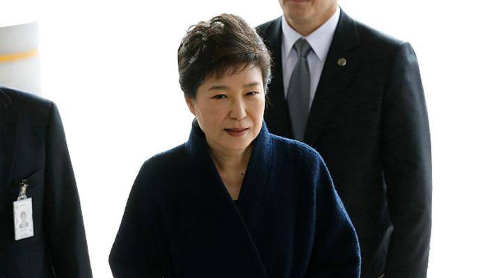 South Korea prosecutors seek arrest of ex-president Park over corruption scandal