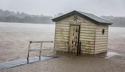Thousands evacuated as 'monster' cyclone bears down on Australia