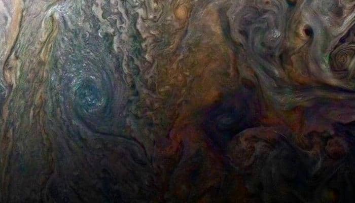 Juno successfully buzzes Jupiter&#039;s cloud tops in its fifth flyby