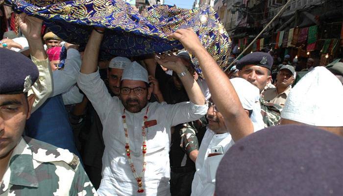 Naqvi offers &#039;Chadar&#039; on behalf of PM Narendra Modi at Ajmer Sharif Dargah of Khwaja Moinuddin Chisti