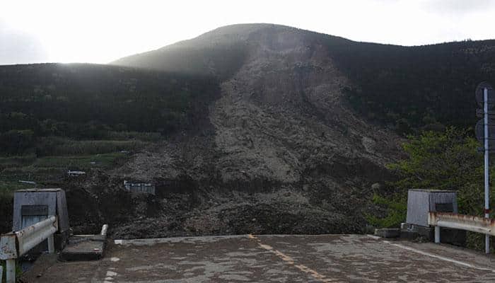 Colombia landslide kills 112, scores injured