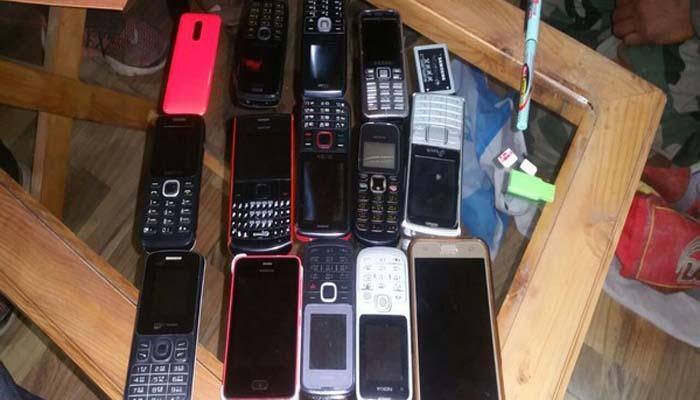 Cell phones, incriminating materials recovered from Baramulla jail inmates in J&amp;K