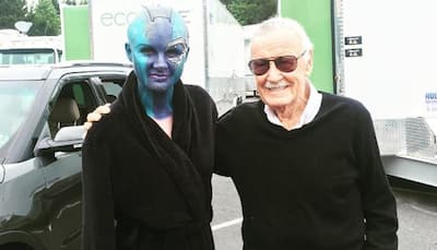 Karen Gillan poses with Stan Lee on 'Infinity War' set