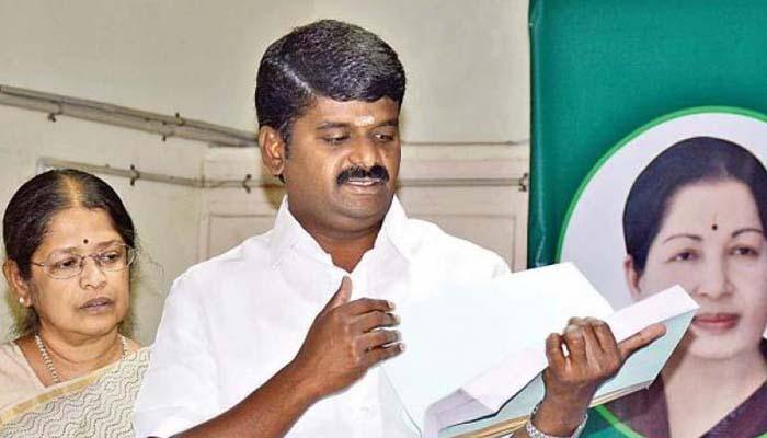 IT raids Tamil Nadu Health Minister Vijayabaskar's residence
