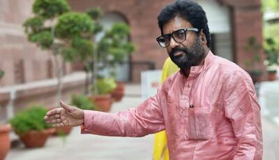 Shiv Sena backs Ravindra Gaikwad, says blaming politicians is now a fashion