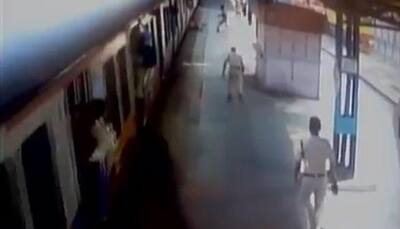 How RPF constables saved passenger from being run over by local train in Mumbai - WATCH