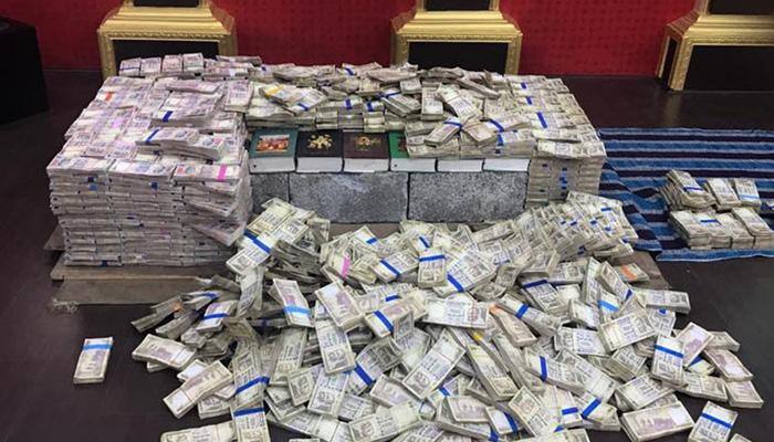 Banned notes worth Rs 14.80 crore found at ex-corporator's home in Bengaluru - Watch