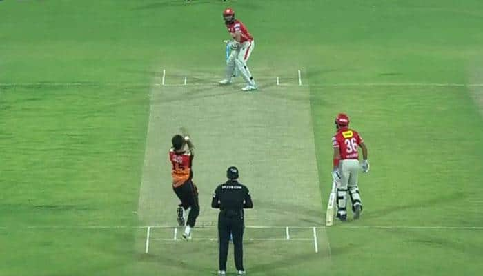 WATCH: How Bhuvneshwar Kumar sent Hashim Amla packing on first ball of innings