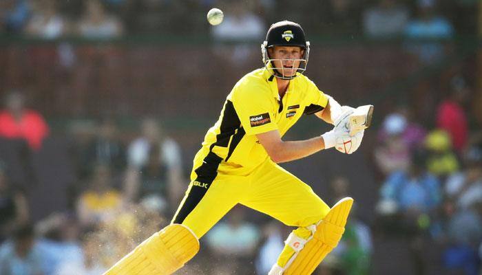 County Cricket: Middlesex start title defence with a draw after Adam Voges' brilliant 92