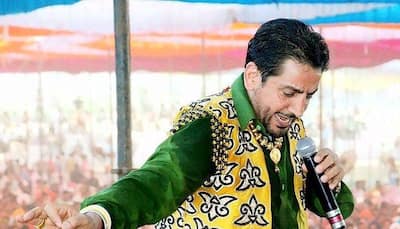 Legendary singer Gurdas Maan performs for cancer patients on Baisakhi
