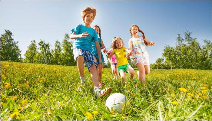 Kids can&#039;t safely cross road before 14: Study