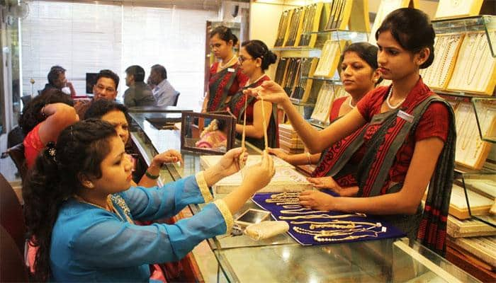 Akshaya Tritiya 2017: Crowds throng jewellers; sales to go up by 40%