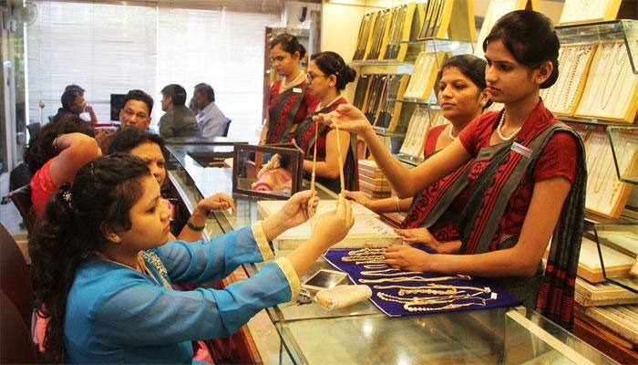 Akshaya Tritiya 2017: Crowds throng jewellers; sales to go up by 40%
