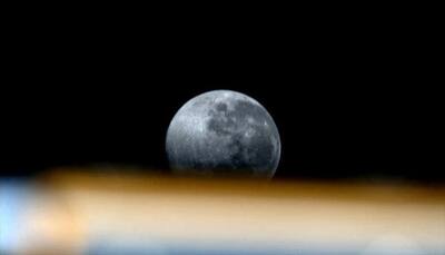 French astronaut Thomas Pesquet captures the rising moon in all its stunning glory from the ISS! - See pic 