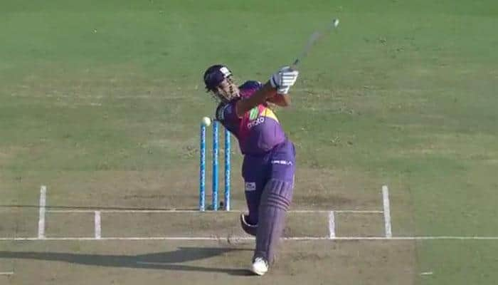 IPL 2017: Ever seen MS Dhoni swing this hard? Here&#039;s what happened to the ball — WATCH