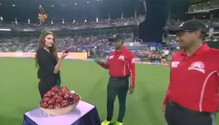 WATCH: Most bizarre moment of IPL 2017! Girl offers umpire apples instead of cricket ball