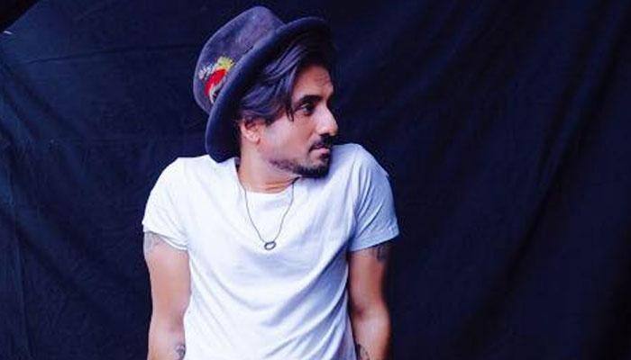 Can't crack jokes about the government in India: Vir Das